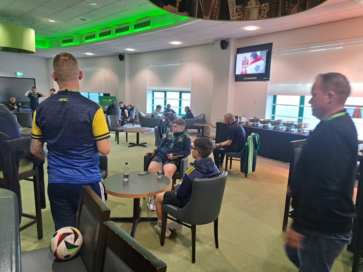 CelticSocAcad's tweet photo. 🍀🏴 Our long standing partners @DonBoscosFc are over from Derry for a #TeamTour
On Day 1 they were hosted for lunch in the stadium by @celticparkevent followed by a stadium tour!
After that was their 1st coaching session of the trip with our coaches ⚽️
#CelticSoccerAcademy https://t.co/je3NgEzSxk