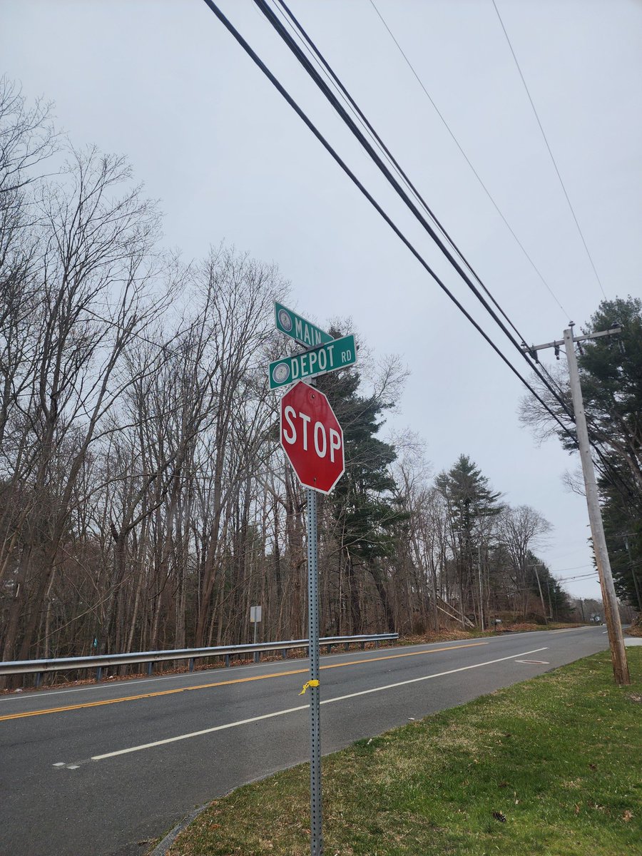 If it's Monday, it's #MainStreetMonday at USDA Rural Development here in Southern New England!

With more than 50 programs designed to help rural communities thrive - we're ready to be YOUR partner in prosperity!

💡Learn more here: rd.usda.gov/ct-ma-ri

#RuralDevelopment