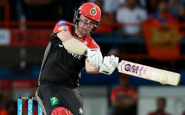 ItsRichaa's tweet photo. How fast the night changes! 🔥

If it's Travis's night, you know the opponents can do nothing but accept their fate 💯⚡

#RCBvSRH #CricketTwitter https://t.co/rzvGPJVfWv