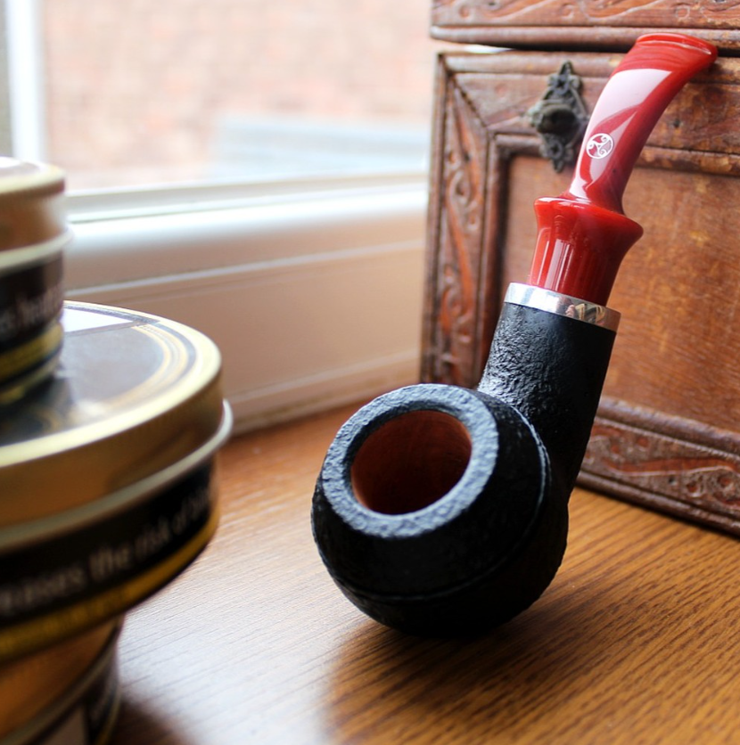 Turmeaus's tweet photo. 𝘿𝙄𝘿 𝙔𝙊𝙐 𝙆𝙉𝙊𝙒? 🏴
Rattray's often name their pipes after Scottish landmarks, historical figures, or around Scottish culture.
#pipepassion #pipe #pipes #rattrays #rattrayspipes #scotland #scottish #pipesmoker #pipesmoking #pipelover #pipeporn #pipepage #tobaccopipe https://t.co/vDsgGFfeak