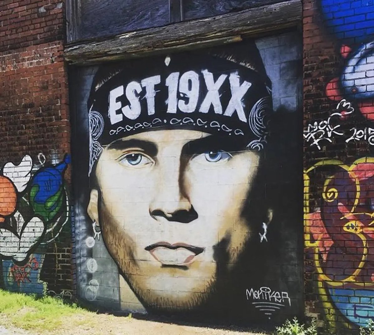 Incredible mgk graffiti in KC. 

I gotta go out and find this.