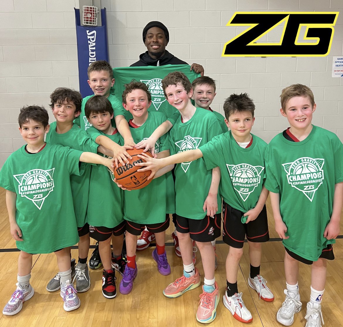 zg_newengland's tweet photo. Congratulations to ASAs 3rd graders for winning the championship and for their hard fight this weekend 👏🏻👏🏻🏆🏆 @ASAhoops https://t.co/8kmyQfTmyy