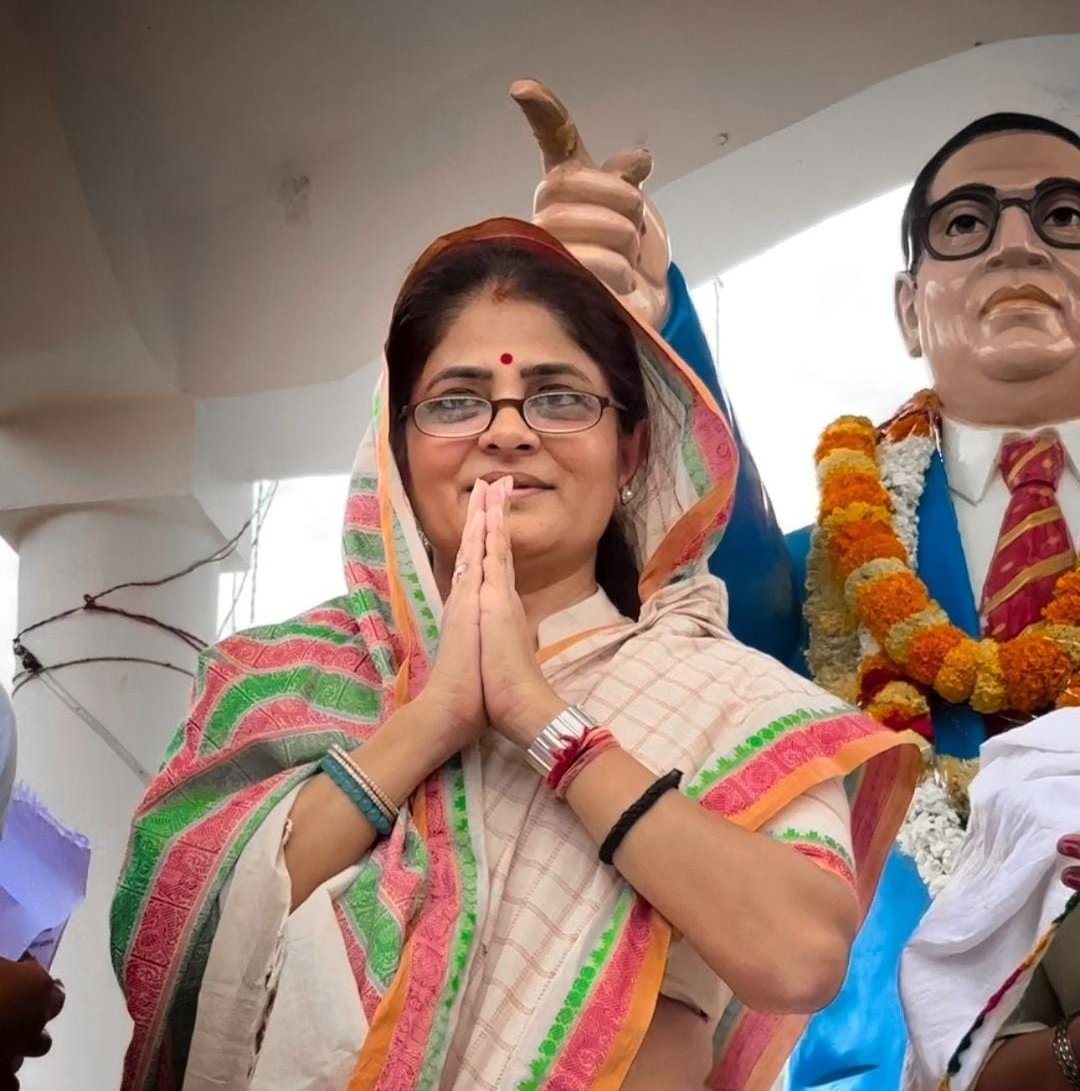 Breaking News 

जौनपुर की जनता के सबसे पसंदिता नेता #धनंजय_सिंह जी @ShrikalaSingh को बसपा से को टिकट मिल गई है।

जय धनंजय, तय धनंजय 🙌

@Mayawati बहन जी का धन्यवाद ❣️