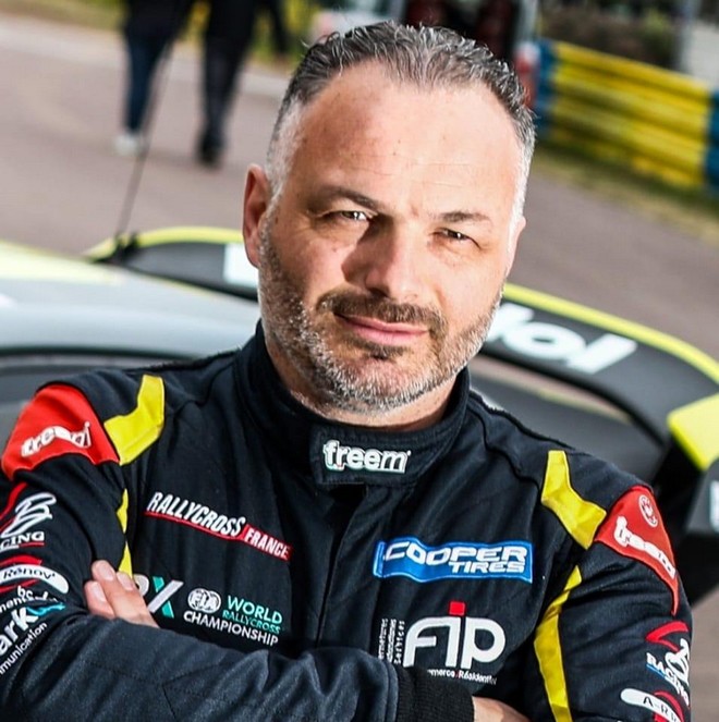 Laurent Bouliou a pris ses marques avec le <a href="/DARacingRX/">DA Racing</a> 

A lire ici: purerallycross.com/index.php/Arti…

Ou depuis notre application à télécharger gratuitement sur iOS et Android 

👉Lien Google Play: tinyurl.com/32ffvttb
👉Lien App Store: tinyurl.com/5n779m5u

#Rallycross #FFSA