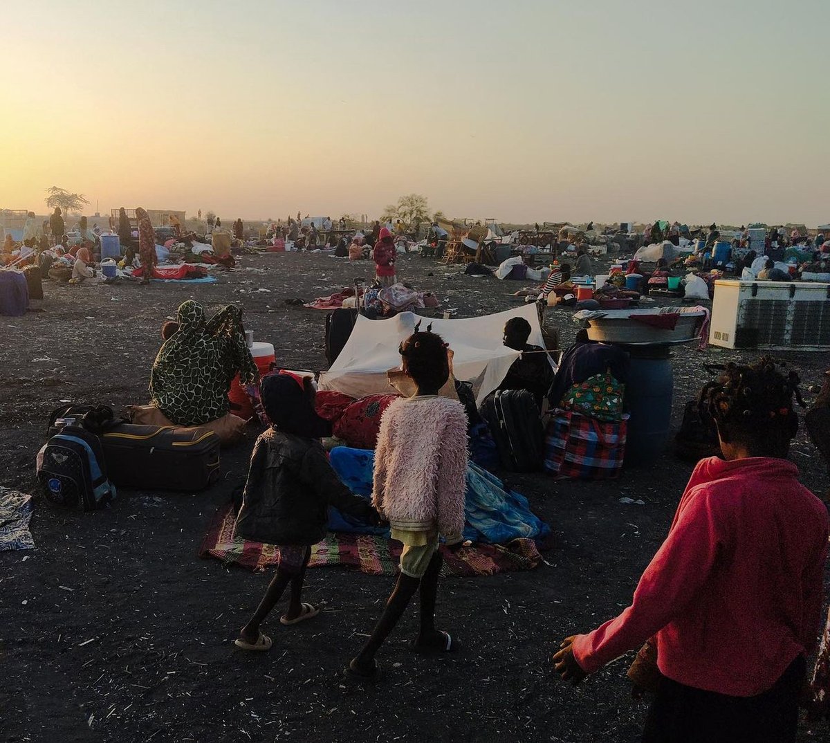 One year into #Sudan's conflict: Over 8 million displaced, 4 million children among them. Prioritizing long term resilience is key for both host communities and Sudanese people alike.