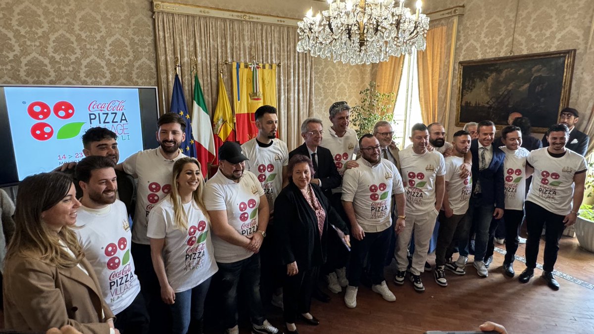 mostraoltremare's tweet photo. Anche quest’anno il #PizzaVillage torna alla @mostraoltremare di #Napoli 🍕 Presentata oggi la 12edizione al @comunedinapoli. Un evento che cresce proprio come la Mostra, commenta la CD @MariaCaputo: sempre più eventi, sempre più visitatori.📍Vi aspettiamo dal 14 al 23 giugno. https://t.co/Nd3k9VQRKD