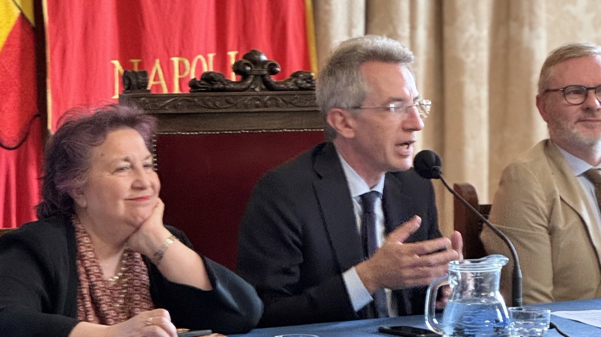 mostraoltremare's tweet photo. Anche quest’anno il #PizzaVillage torna alla @mostraoltremare di #Napoli 🍕 Presentata oggi la 12edizione al @comunedinapoli. Un evento che cresce proprio come la Mostra, commenta la CD @MariaCaputo: sempre più eventi, sempre più visitatori.📍Vi aspettiamo dal 14 al 23 giugno. https://t.co/Nd3k9VQRKD
