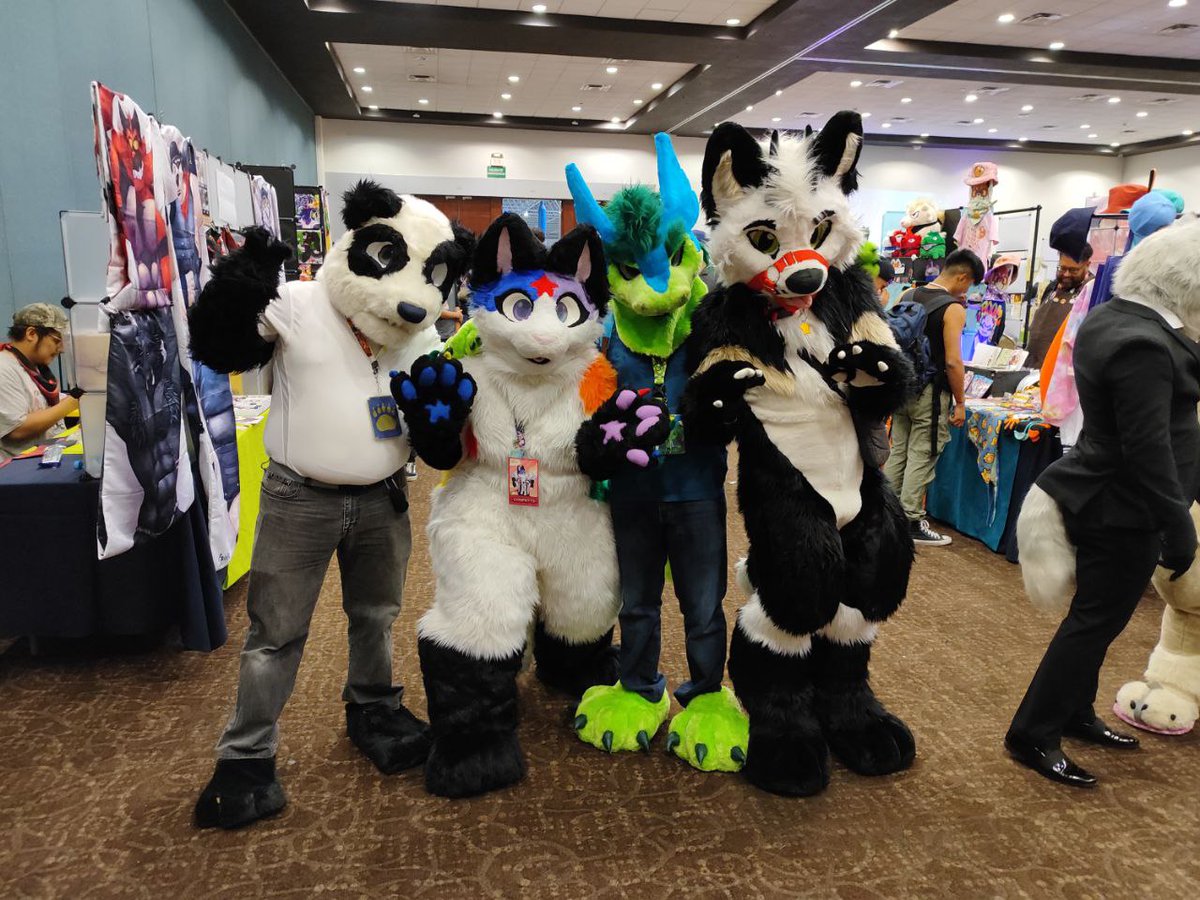 koori_panda's tweet image. Some pics on MercadOwO Vol 3
Featuring the amazing @Yoshpper  :3