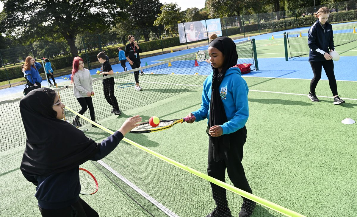 We want to hear your views and experiences to inform our Physical Activity and Sport Strategy for Edinburgh 🎾⚽🏊 Head to our website until June 26 to have your say: consultationhub.edinburgh.gov.uk/sfc/physicalac…