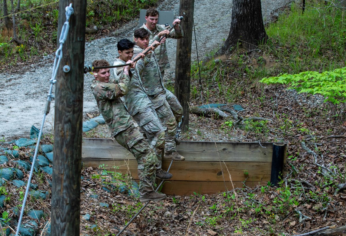 It's #MotivationMonday, and time to get after some fitness fundamentals! Ivy Soldiers are getting after PT this morning and conducting a variety of physical fitness events across the installation with an #IvyMindset. Our Ivy Soldiers continue to create #IvyTeams and #ReadyPeople