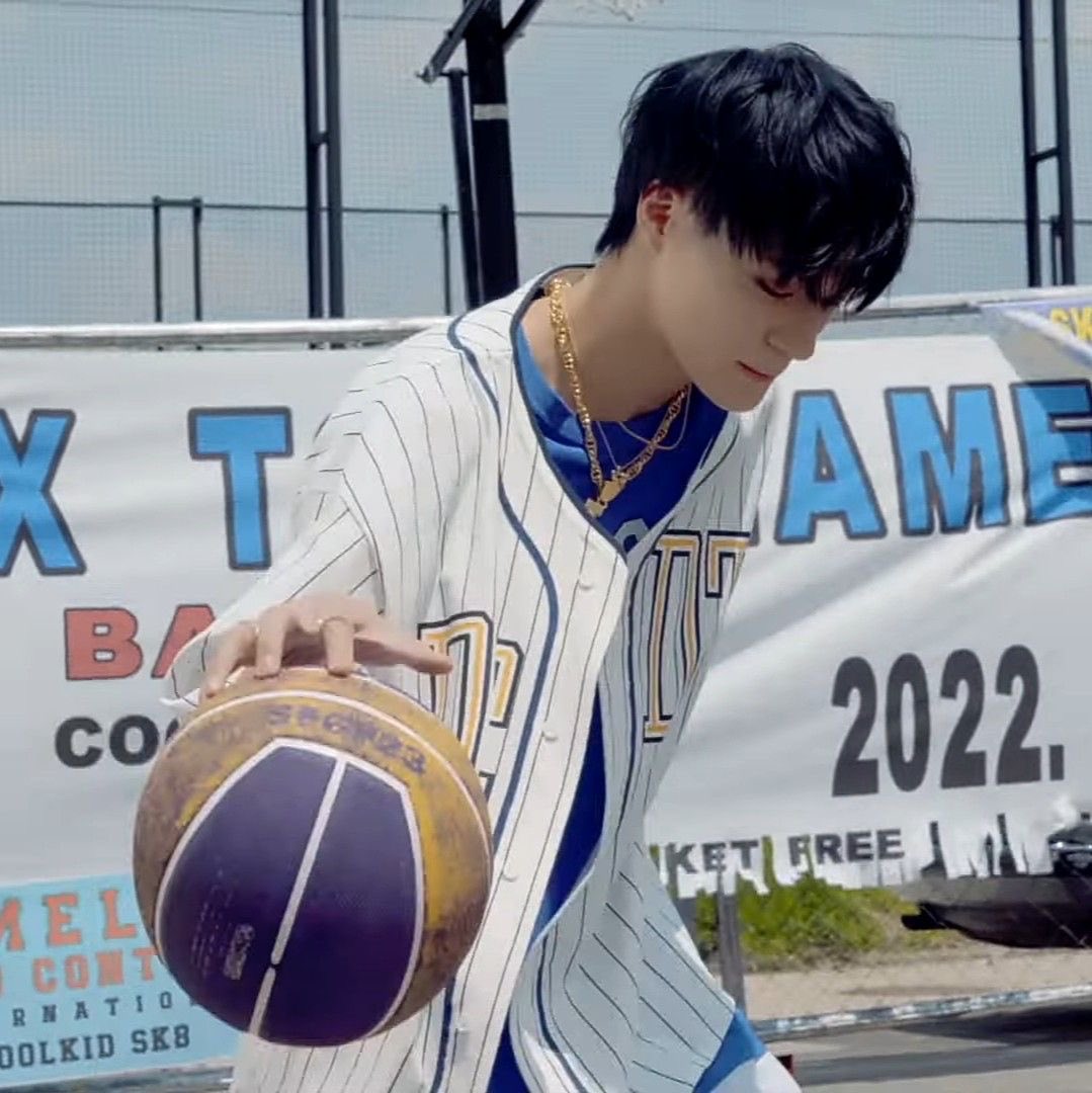 ᅠ
    nowy nie jestem ale powrot na stare smieci trzeba zrobic, zapoznawczy wiadomo po co takze bede wdzieczny za kazda superke czy retweeta ! 
ᅠ