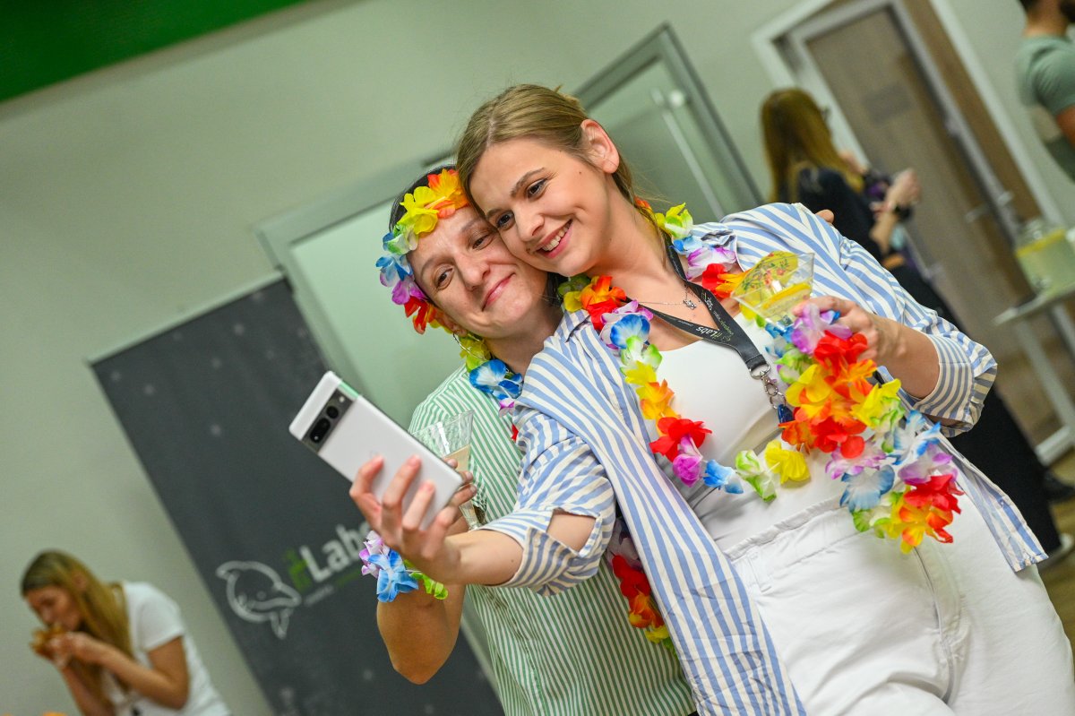 TheItLabs's tweet photo. What happens when you mix work with a slice of lime and a dash of salt? You get IT Labs’ Margarita Extravaganza! 🍹 We turned off our computers and turned up the fun with a little after-work party featuring zesty props, hand-shaken cocktails and fun games. 🎮 https://t.co/CATZTJIH94