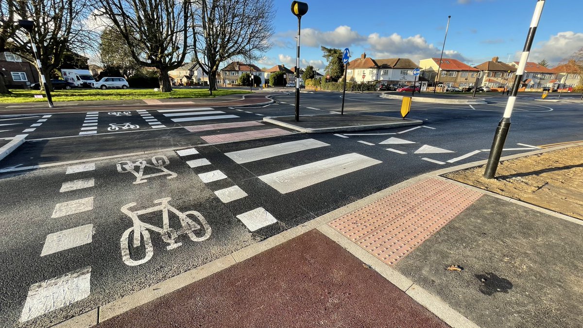 A new cycle lane along the Greenford Road is part of the council’s plan to increase safety for cyclists. The improvements are part of our plan to invest £28m to increase active travel, cycling, walking, running, and scooting, in the borough. Read more: orlo.uk/iUeYv