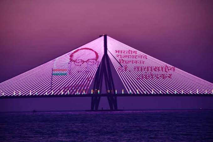 Amazing display at Bandra-Worli sea link Bridge Mumbai. 

#AmbedkarJayanti