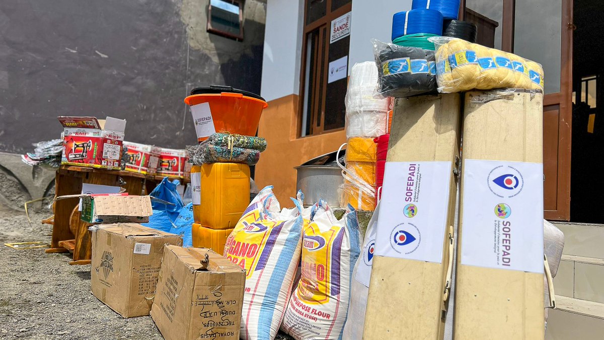 sofepadi's tweet photo. Nord-Kivu: Des activités créatives transforment la vie des femmes déplacées par la guerre. Grâce à la dotation d'équipements, des espaces sûrs offrent espoir et indépendance. Couture, pâtisserie, tricotage &amp; tissage de paniers ouvrent de nouvelles opportunités
🙏@UNTrustFundEVAW https://t.co/1ys3v4aAwm