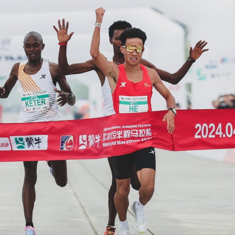 “Because he is my friend”

Kenyan marathoner Willy Mnangat has admitted he slowed down to let China’s He Jie win the Beijing Half Marathon because they are friends.

😂😂😂
