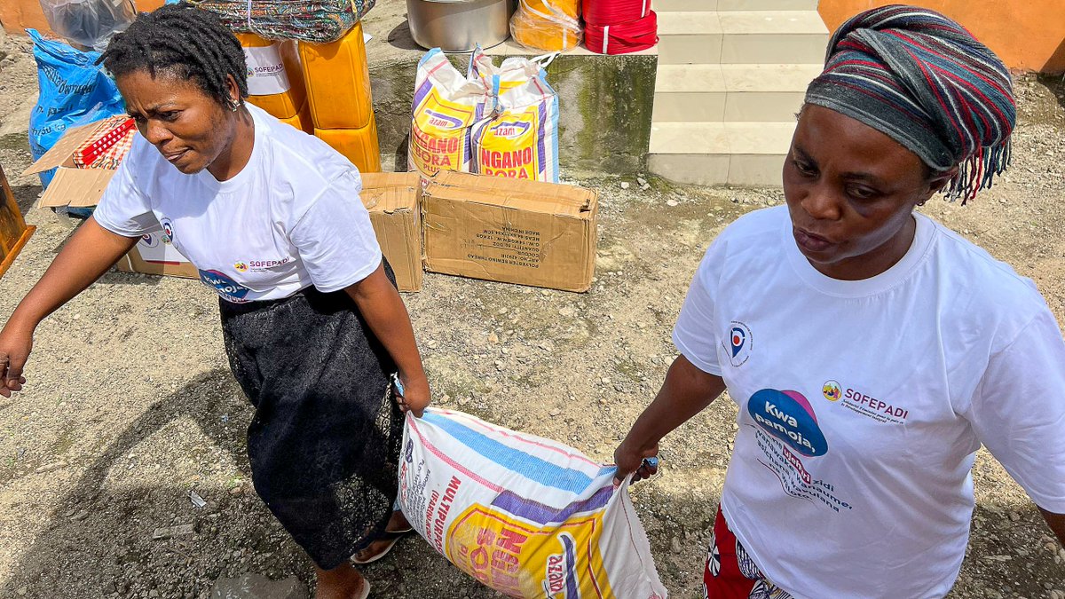 sofepadi's tweet photo. Nord-Kivu: Des activités créatives transforment la vie des femmes déplacées par la guerre. Grâce à la dotation d'équipements, des espaces sûrs offrent espoir et indépendance. Couture, pâtisserie, tricotage &amp; tissage de paniers ouvrent de nouvelles opportunités
🙏@UNTrustFundEVAW https://t.co/1ys3v4aAwm