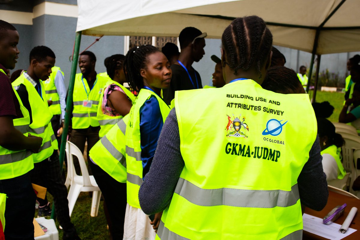 osmuganda's tweet photo. Our enumerators having discussions about building use and attributes, and sharing knowledge acquired during our trainings.@jica_direct_en @JicaUganda #Mappingforfuture #MappingforRapidResponses https://t.co/t2o4i77fM4