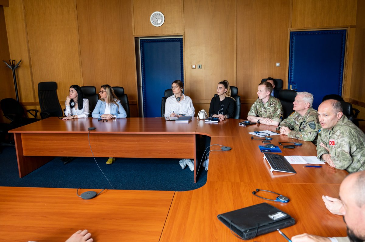 Members of NATO Headquarters Sarajevo spent time with interns from the University of Sarajevo’s Faculty of Political Science to inform them about #NATO’s role in BiH, and the priorities of our cooperation with BIH institutions.