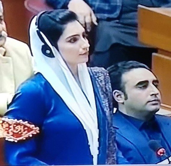 Congratulations @AseefaBZ on taking oath as MNA from Nawabshah 💙🎉 #JeayBhutto ✌🏻