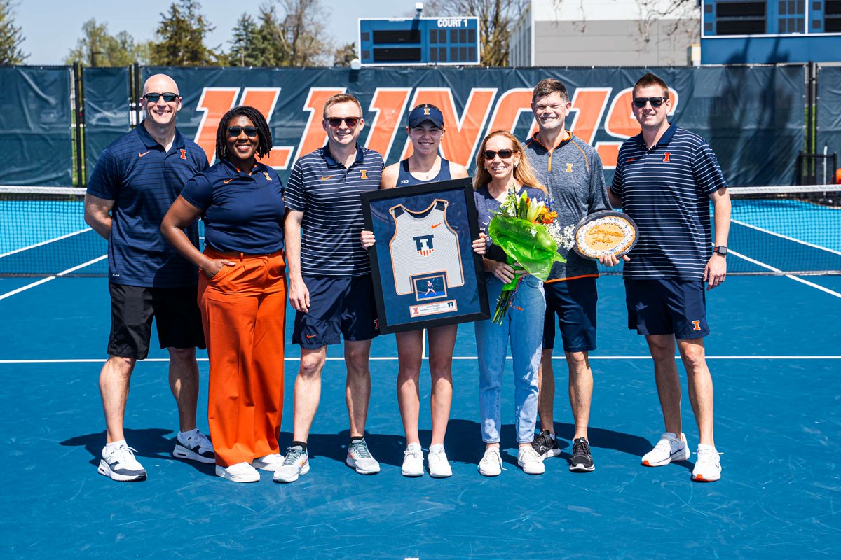 IlliniWTennis's tweet photo. Sent our seniors out with a win!

#Illini | #HTTO https://t.co/ZgqxFgLKxU
