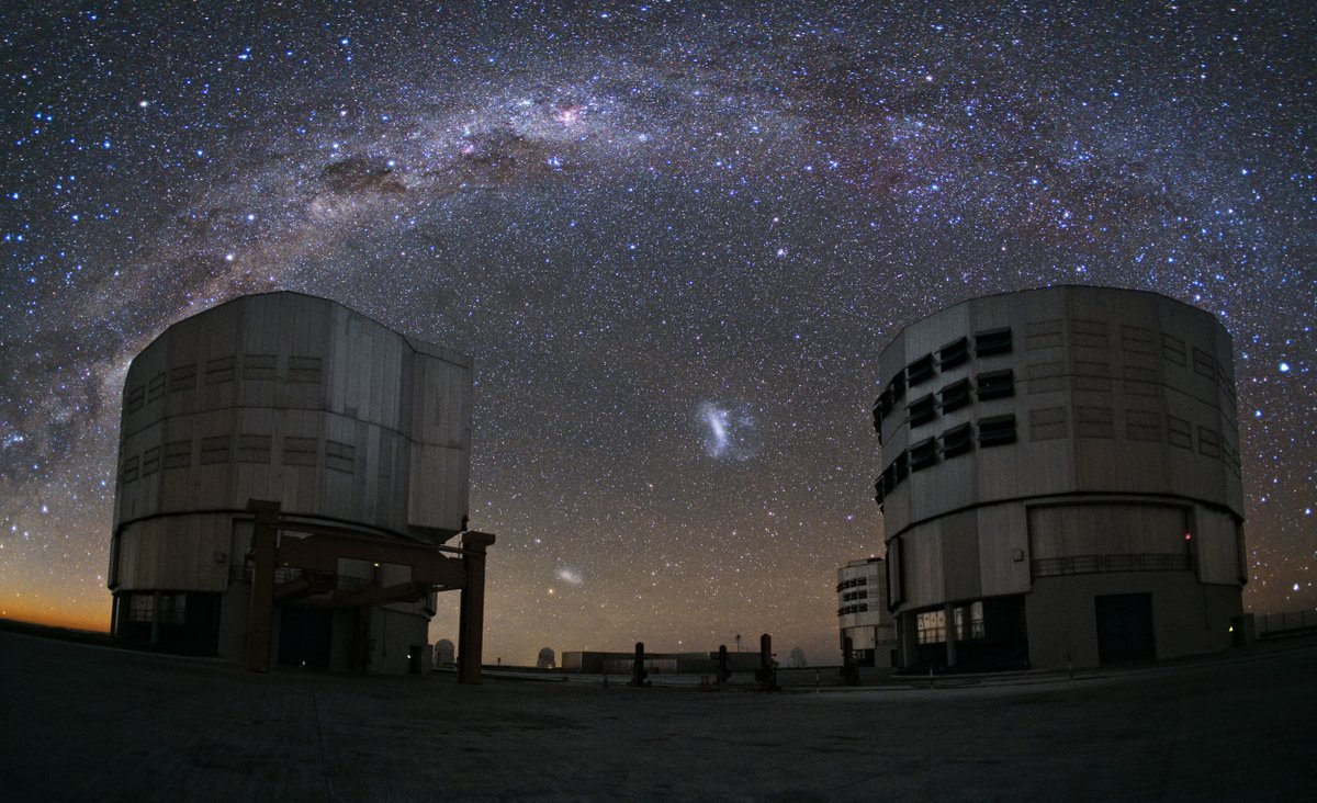 AAS_Office's tweet photo. The Milky Way has 1.5 trillion times the mass of the Sun. Note that the Sun has 333,000 times the Earth’s mass & the Earth's mass is 5.97 x 10^24 kg (1.32 x 10^25 pounds), give or take. #GAM2024 #RandomAstroFact https://t.co/4UknNWanzz
