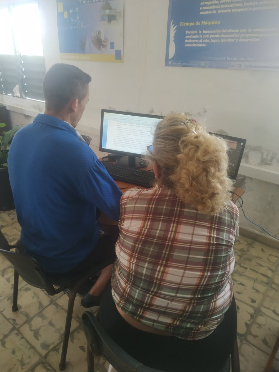 odaimis1's tweet photo. El Joven Club de Computación y Electrónica Florencia III ofreciendo  a los clientes el servicio de Asistencia de Informática esta vez con los trabajadores de educación. #JovenClubTeConecta #JovenClubInformatiza #JovenClubAvila https://t.co/qQB0FZz6jn