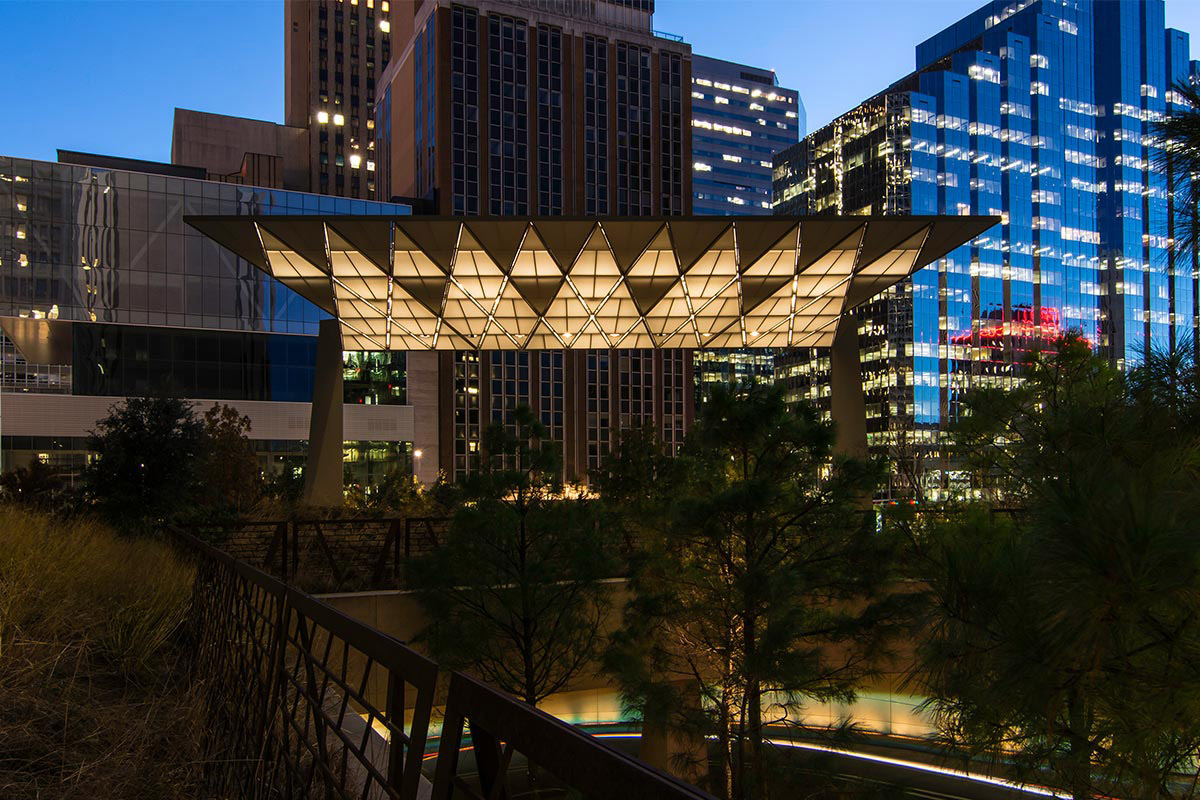 AmicoArchMetals's tweet photo. It can be hard to find a way to add value to space around structures.  Sunshades can be simple and straight forward way to make a space more inviting for people to use #architecturehunter #architecturedose #architecturefactor #architecturestudents #pavillion #sunshades https://t.co/1saAK1Gg7J