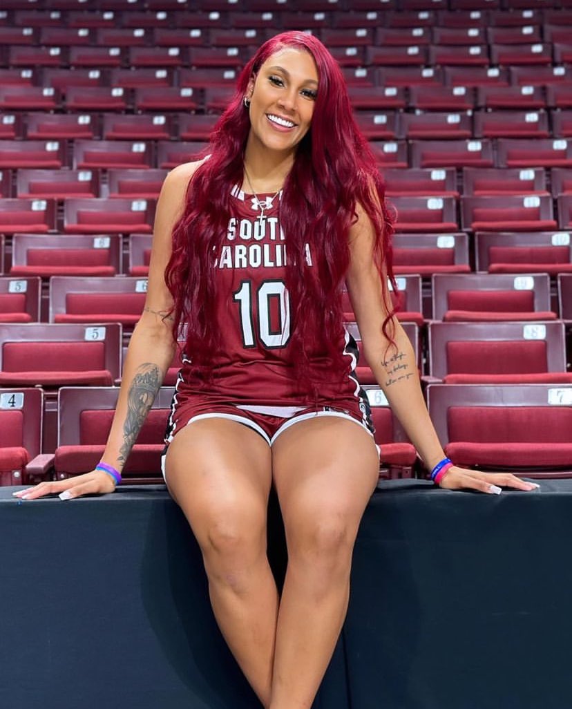 Kamilla Cardoso’s College Career

2x National Champion
2x SEC Tournament champ 
3X SEC champ
NCAA Tournament MOP
WBCA DPOY 
WBCA AA
AP AA Second team 
USBWA First Team AA
SEC DPOY
First Team All-SEC
SEC 6WOY
Second Team All-SEC
First Team All-ACC
ACC co-DPOY
ACC FOY
 
👑👑👑👑👑