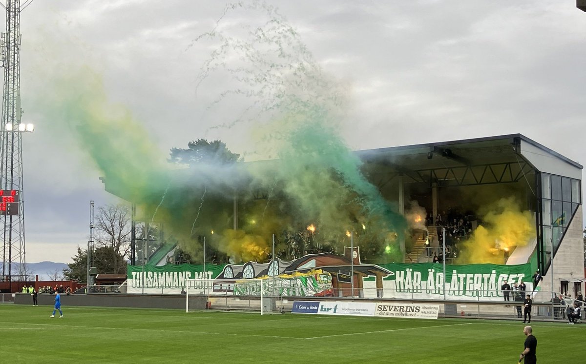 grona_gatan's tweet photo. Tre matcher i division 1. Det här är Jönköpings Södra IF! 💚 https://t.co/FPOHl34c6e