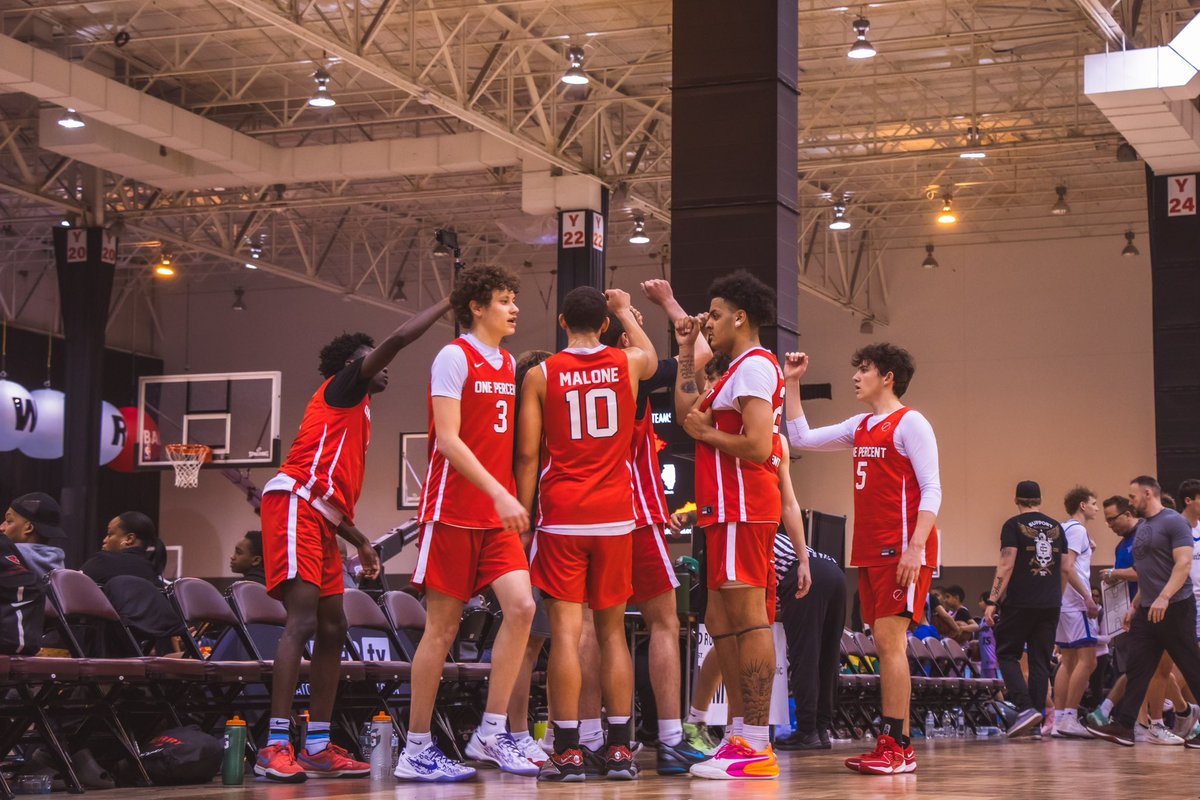 Onepercentbball's tweet photo. One Percent 17u with the Bronze Runner up finish this weekend at the Dru Joyce Classic

Solid weekend and excited for the @BleacherRepub Buckeye Classic this upcoming weekend April 19-21st 🏀 https://t.co/OCkxY3A3Vw