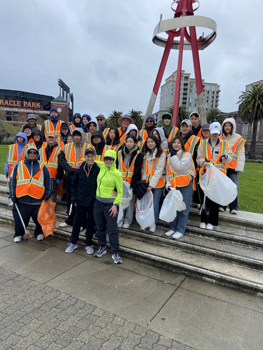 Amazing to see cleanups in SF continue to grow! This past weekend over 300 volunteers collected 400+ bags of trash in Bayview, Cathedral Hill, Fillmore, Hayes Valley, Ingleside, Mission, Nob Hill, Ocean Beach, Richmond, Russian Hill, SOMA, South Beach & Sunset. Keep it coming!