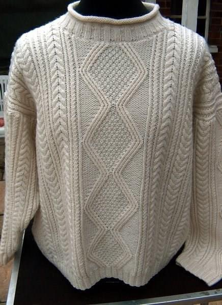 @DrAnnieHickox @CaraLisette @AnneliJefferson My very first handknit and my own design. The tried to beat my artistic nature out of me. I came to me in. my 40's.