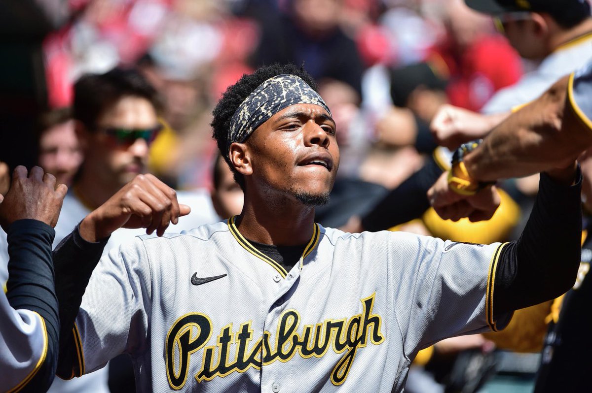 Ke’Bryan Hayes has 5 doubles this season (tied-4th in NL). If he hits a double tonight against the Mets, I will give away a Hayes autograph baseball! Retweet to enter! Must be following so I can DM if it happens #LetsGoBucs