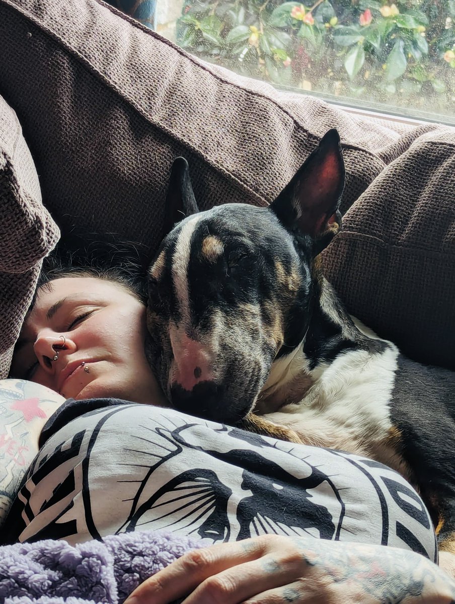 do I love sleeping with mum or is she in my spot🤔