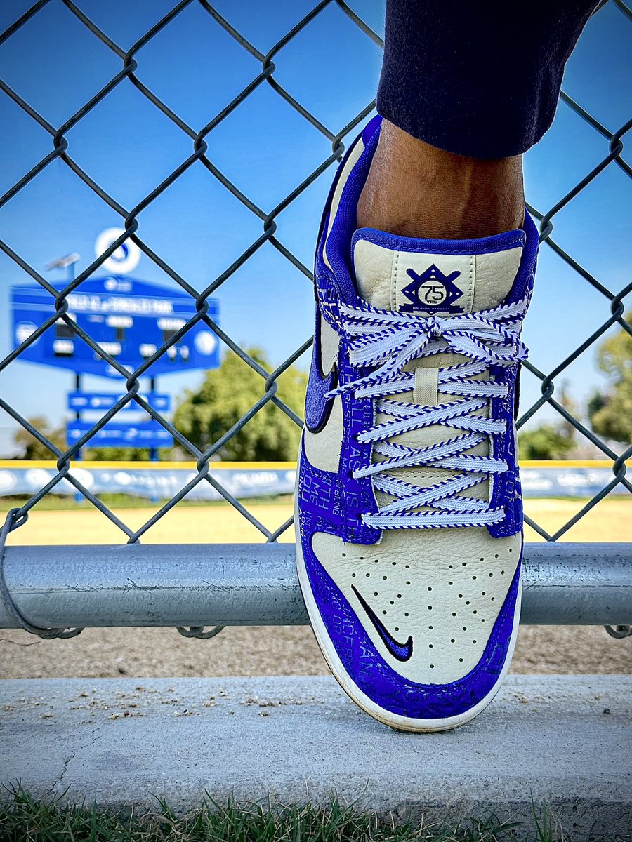 Good Morning y’all. I’m taking a little break. So much is going on, but life is good 🙏🏽 I wanted to honor Jackie Robinson today, so I’m posting a few pics I took last summer. Have a wonderful week and go Dodger’s 💙💙💙 #snkrsliveheatingup #yoursneakersaredope