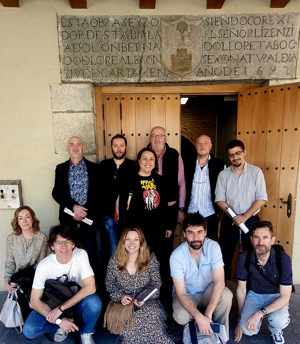 LibrerosCyL's tweet photo. El pasado sábado 13 de abril tuvo lugar una Asamblea Extraordinaria del Gremio de Libreros de Castilla y León, en Olmedo, en la Casa de la Villa📚
Trabajamos en la definición de nuevos proyectos y líneas de trabajo. Fue un encuentro en el que pudimos compartir experiencias!!!😃 https://t.co/dXgBBNrLtR
