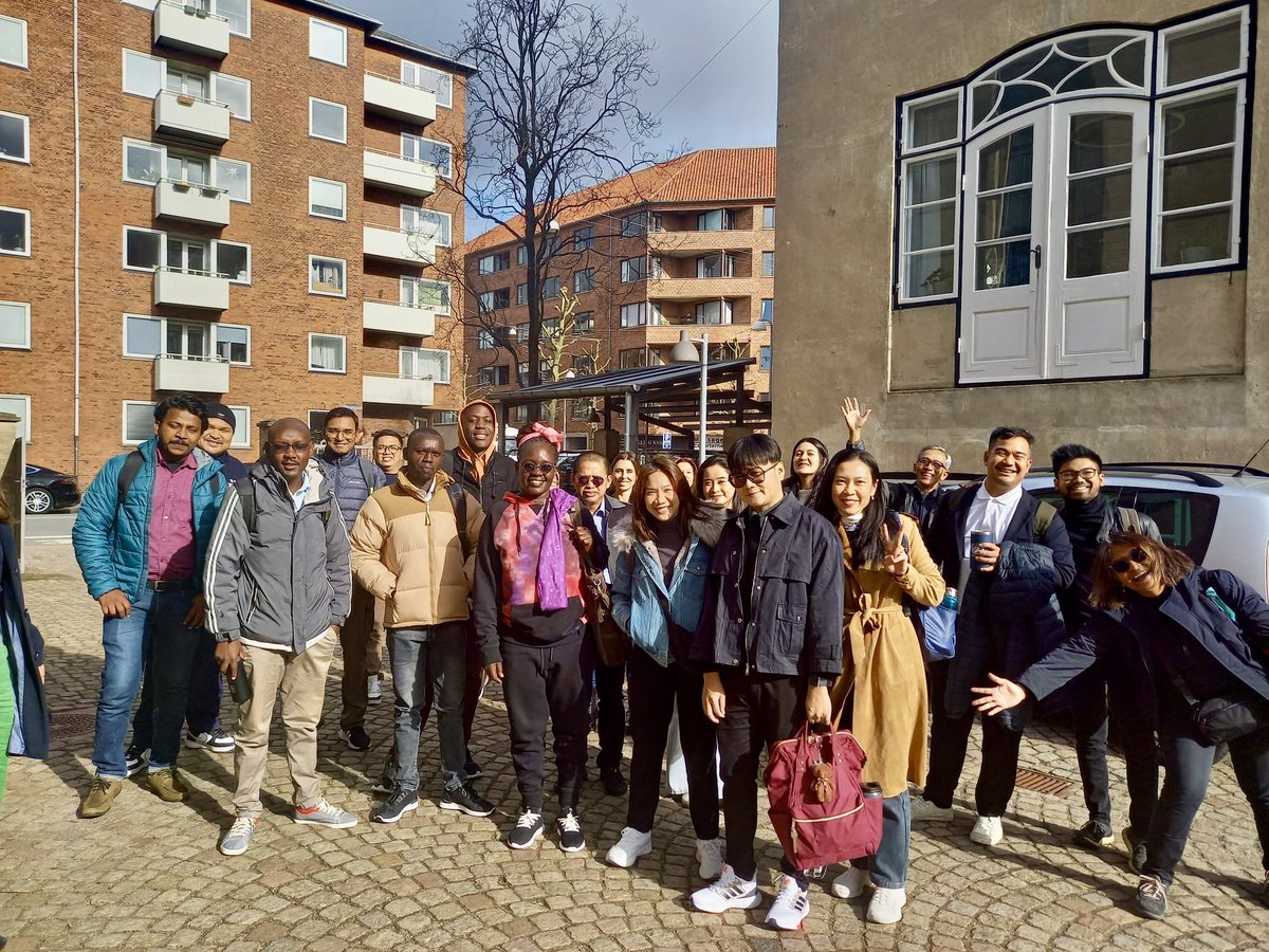 On a beautiful sunny day, here in Copenhagen, our #DanidaFellows´journey into Extended Producer Responsibility (EPR) has officially begun! Read more about the learning programme here: dfcentre.com/extended-produ…