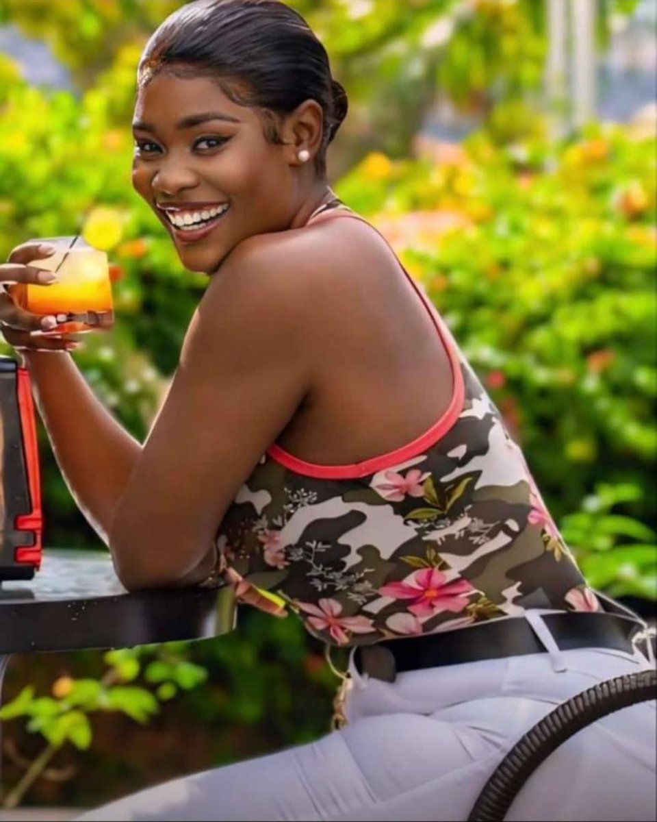 SiropMiel5's tweet image. Dame sa bèl anpil wi, li gen mennaj ?