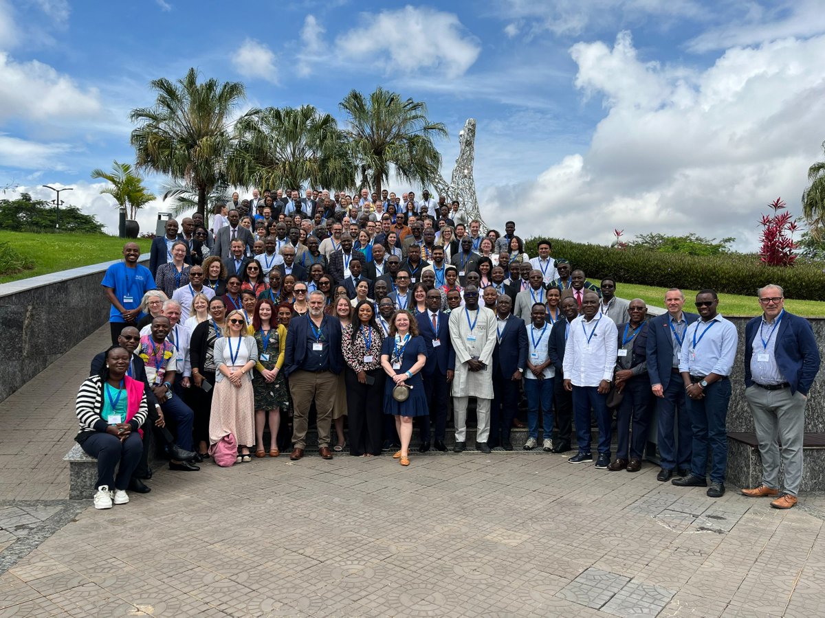 📸🌍 United for a cause! Presenting the incredible team of 220 participants at RBM-VCWG 2024 in Kigali, standing together to confront the challenges of malaria vector control. #RBM #VCWG #ToEndMalaria