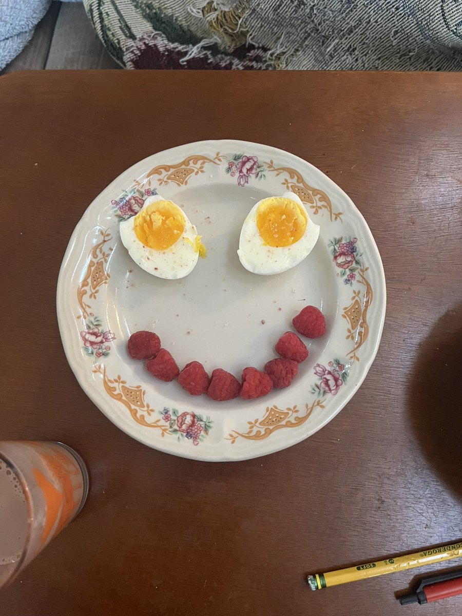 BluntStyleInc's tweet photo. When you get high and make breakfast https://t.co/vXXg1ry31z