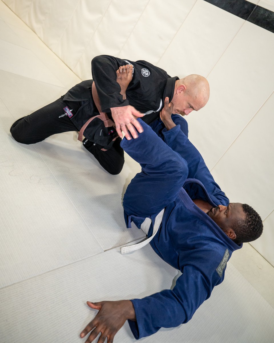 As part of Exercise Virginia Gauntlet 3, @royalmarines have been training with Brazilian jiu jitsu masters at world-famous facilities in New York and Quantico. Read more: royalnavy.mod.uk/navyfit/news/2… #ExVG3 #royalmarines #BJJ