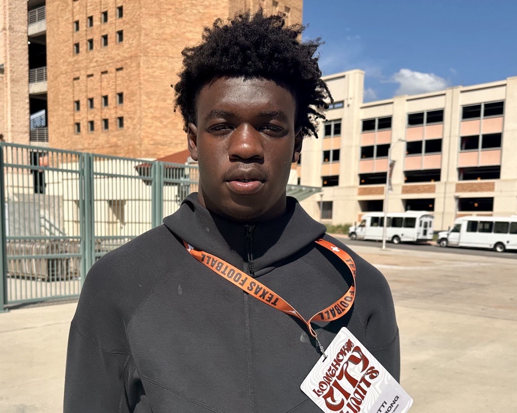 Rivals100 TE Kiotti Armstrong was in Austin on Saturday to watch the #Longhorns practice. He talks about that experience and what has Texas high on his list. 🔗texas.rivals.com/news/rivals100… 🔗Join @OBWire today: texas.rivals.com/sign_up?utm_so…