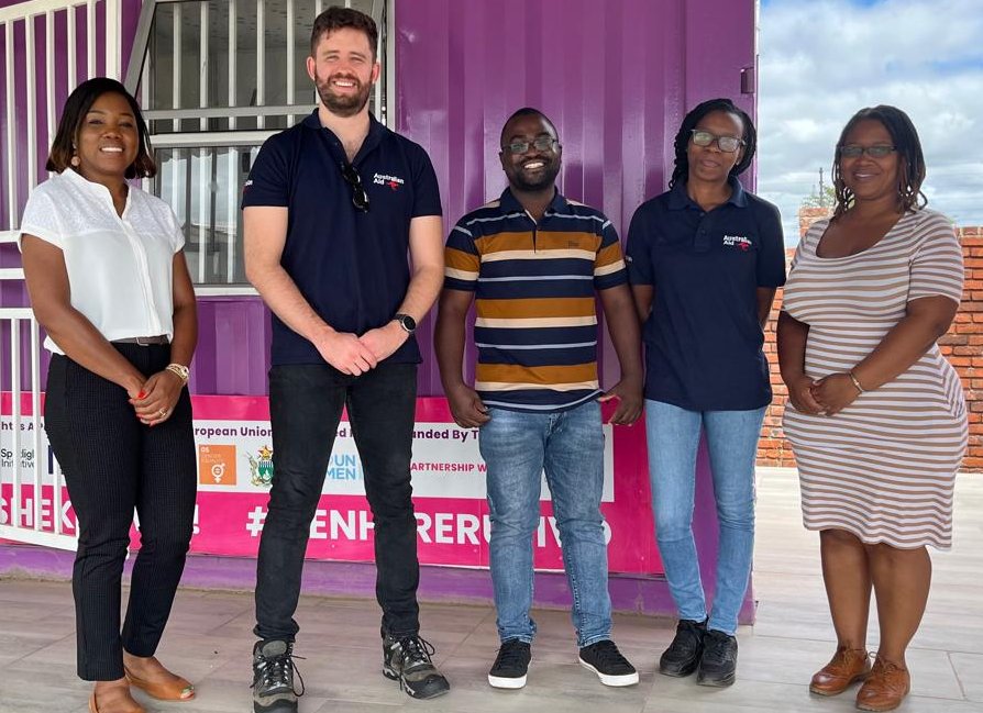 AusEmbZim's tweet photo. Great connecting with @YoungWomenInst in #Bindura. Very insightful discussions on their #GenderEquality programs which are playing an important role in promoting women’s #EconomicEmpowerment💪🏾, #Leadership 👸🏾 and #Participation 🙋🏽‍♀️ at the grassroots level in 🇿🇼.
@dfat #SDG5 https://t.co/Cdag0fafS4