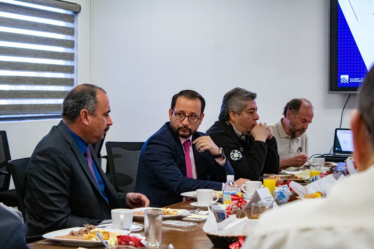 ufernandezg's tweet photo. Sostuvimos una reunión junto a Index Juárez, donde participaron líderes de la industria de la manufactura.

Dimos a conocer los proyectos e iniciativas de la @sidechih de capacitación especializada, desarrollo de talento, investigación científica, innovación y emprendimiento. https://t.co/vRdRgA1YPl