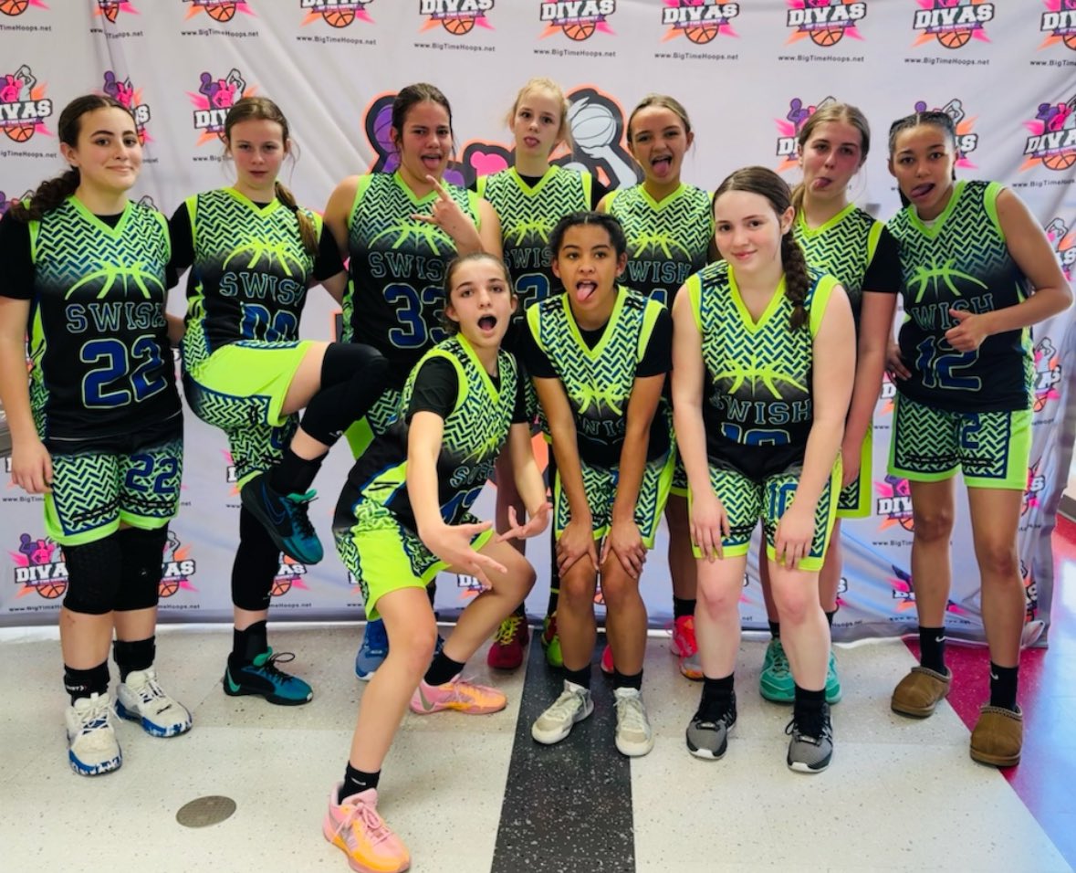 Our 9th grade group also came to play this weekend 💪💪 3-0 at Divia’s of the Court in VA!!
#OneSwishFamily💚💙