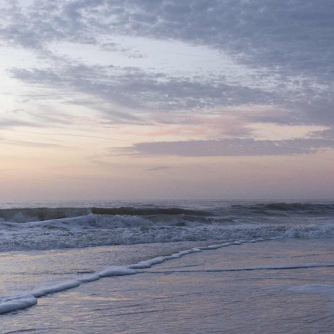 javajoba's tweet image. Sunrise on #AmeliaIsland Every morning there&apos;s a different #sunrise that is simply amazing. #Vakphotos
#sunsets #beachlife