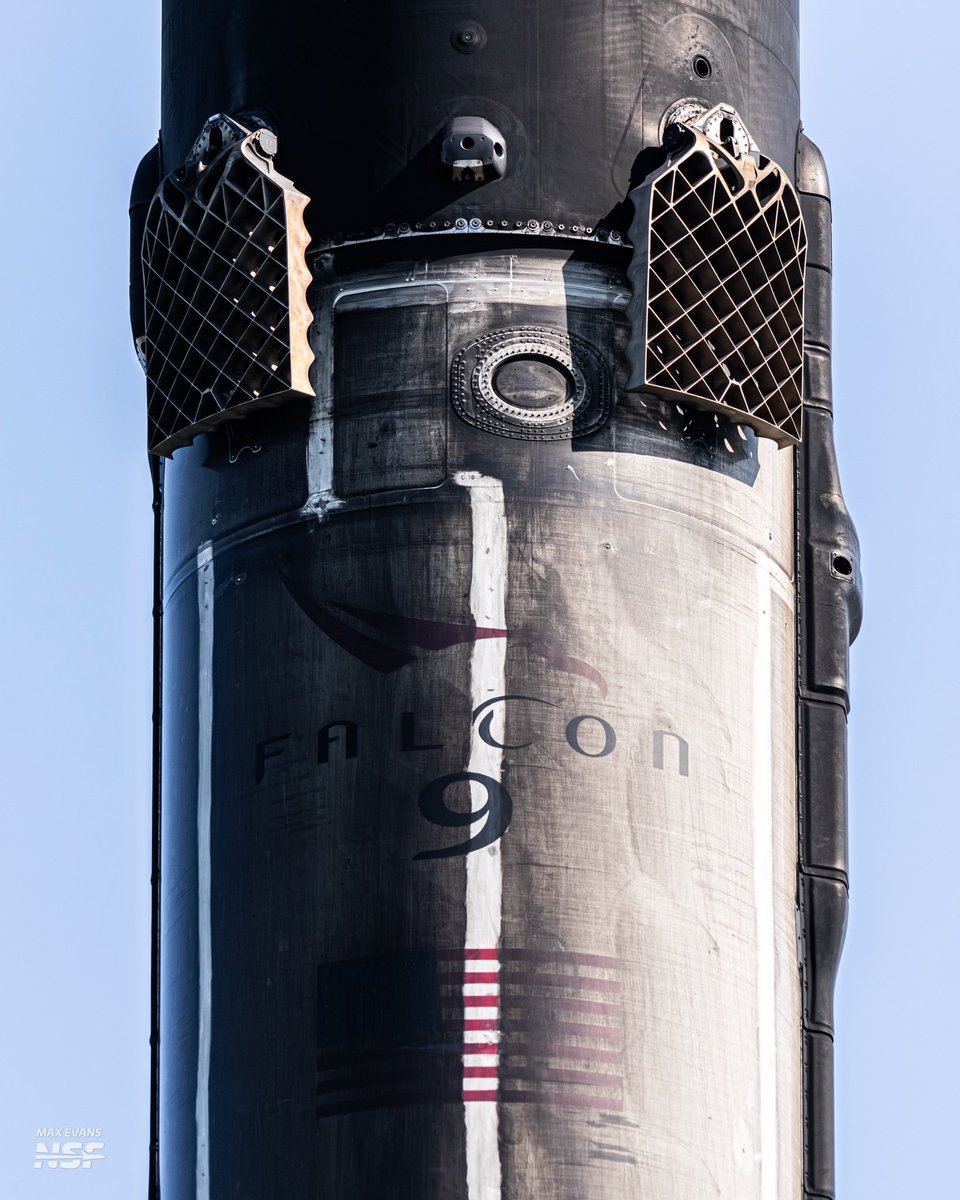 Lord of Soot: 2/4 You can see a stark contrast in soot buildup where it has been wiped away, presumably to inspect welds on the tank structure.