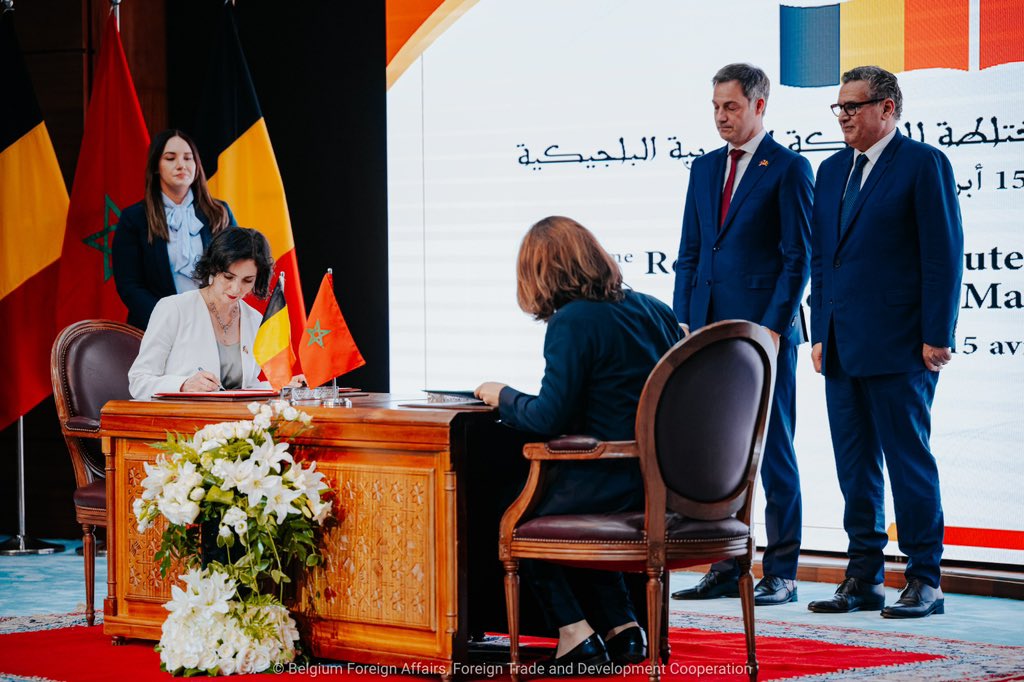 Signature d'un accord entre la Belgique et le Maroc visant à renforcer notre coopération en matière d'énergies renouvelables, en particulier l'hydrogène vert. Ensemble, relevons le défi climatique.