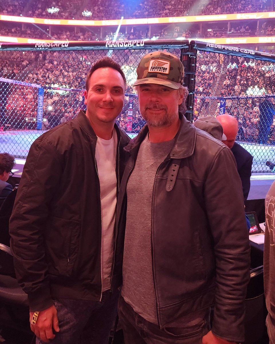 Thank you @danawhite for inviting @joshduhamel and I to one of the most historic nights in sports history! Big shout out to @TheoVon for the hilarious commentary, and to Logan Soto and the @Bellagio for the amazing hospitality and stay. #UFC300